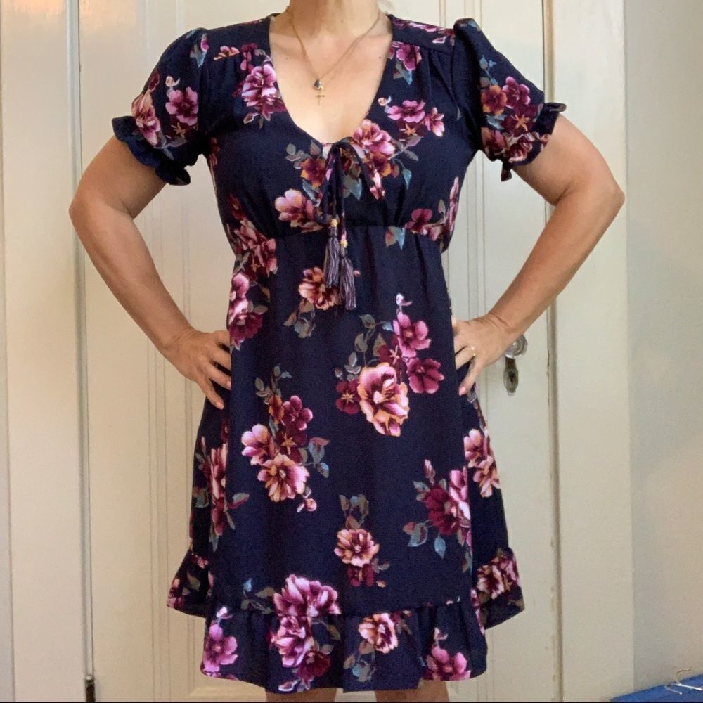 ‎Nwot Xhiliration dark navy floral summer d…